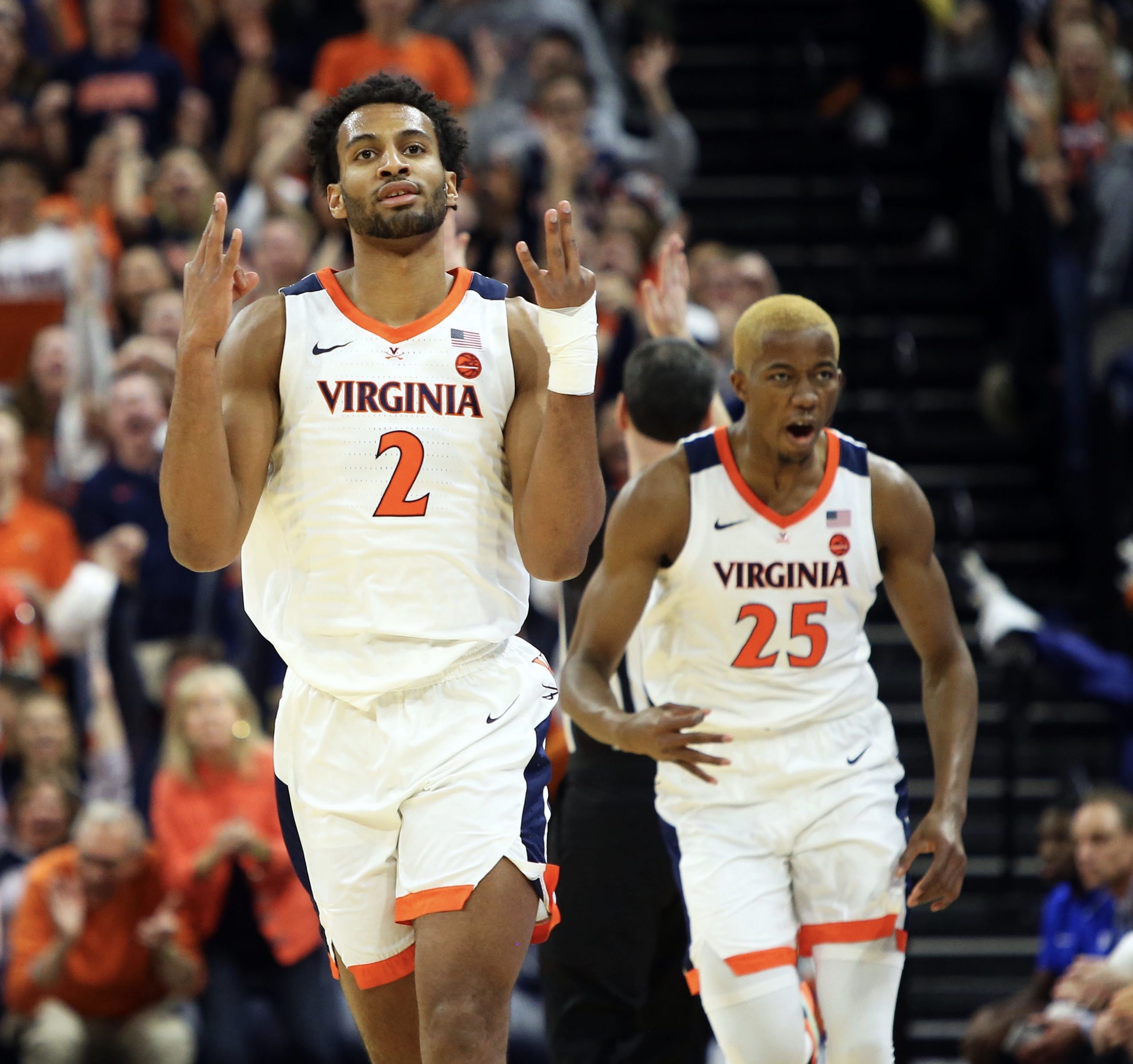 Louisville says farewell to its hoops home, too 