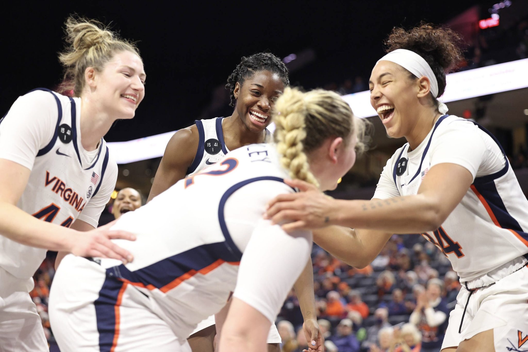 uva-stays-perfect-through-nonconference-schedule-with-84-28-drubbing-of